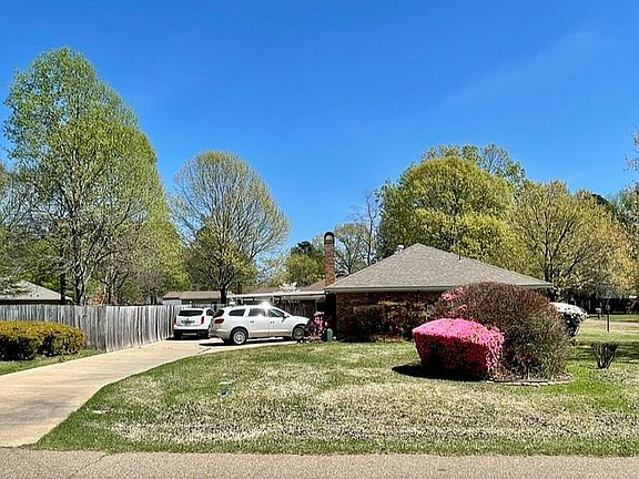 3rd image of 5102 Woodgate Dr