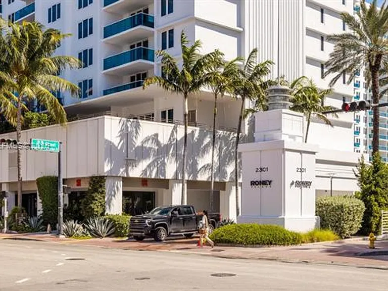 2301 Collins Ave #519 — Photo 26