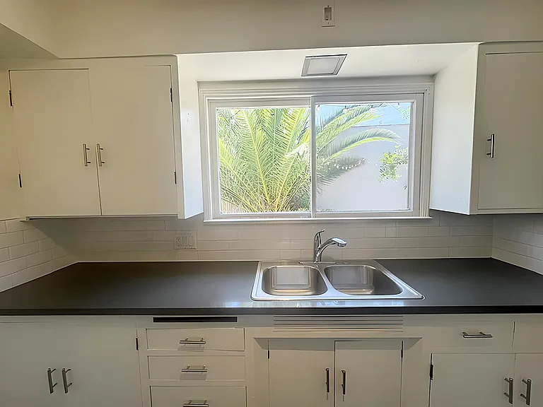 4434 1/2 Avocado St — Photo 5