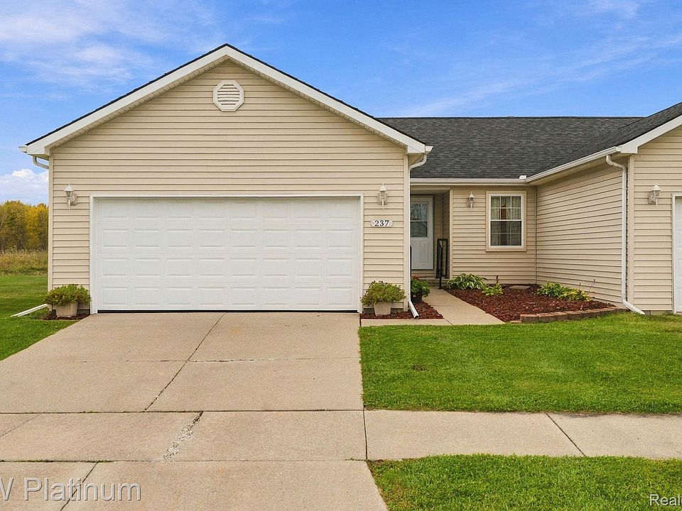 237 Quail Dr, photo 3