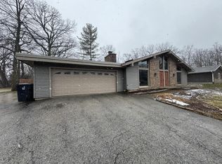 5017 Deerwood Dr, Racine, WI 53406