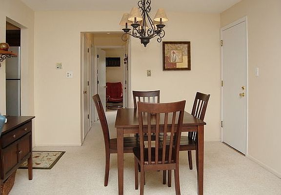 4th image of 839 S Dwyer Ave