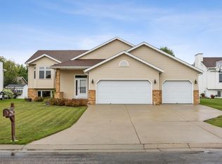 1715 33rd St S, Moorhead, MN 56560