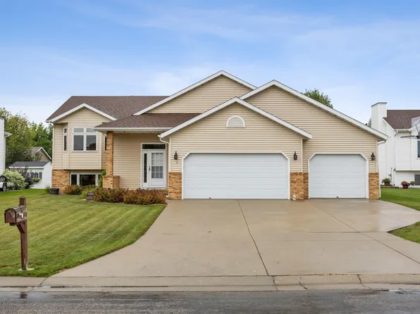 1715 33rd St S, Moorhead, MN 56560