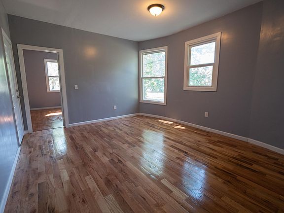3rd image of 117 Hollywood Ave #1