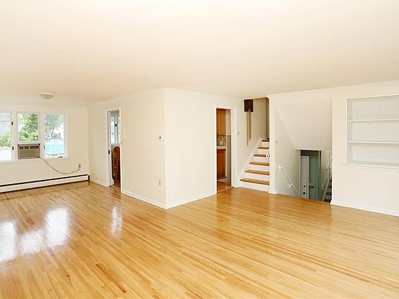 2nd image of 26 Briarlee Dr