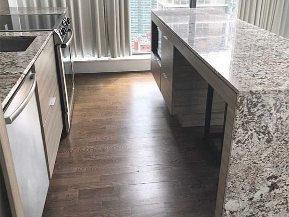 3rd image of 8 Charlotte St #2507