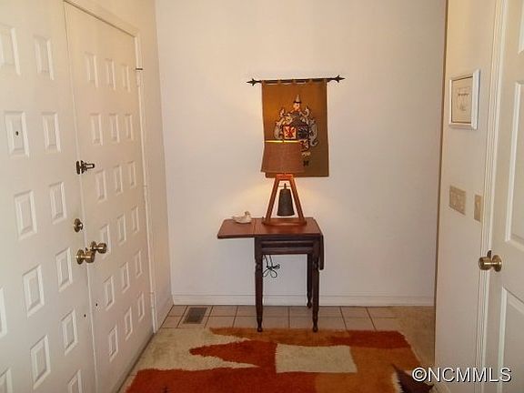 4th image of 305 Mockingbird Dr