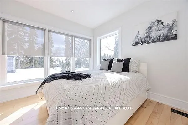 3279 Lakeshore Rd — Photo 35