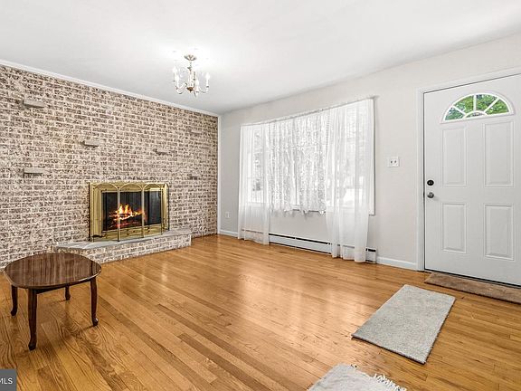 2nd image of 12404 Wallace Ln
