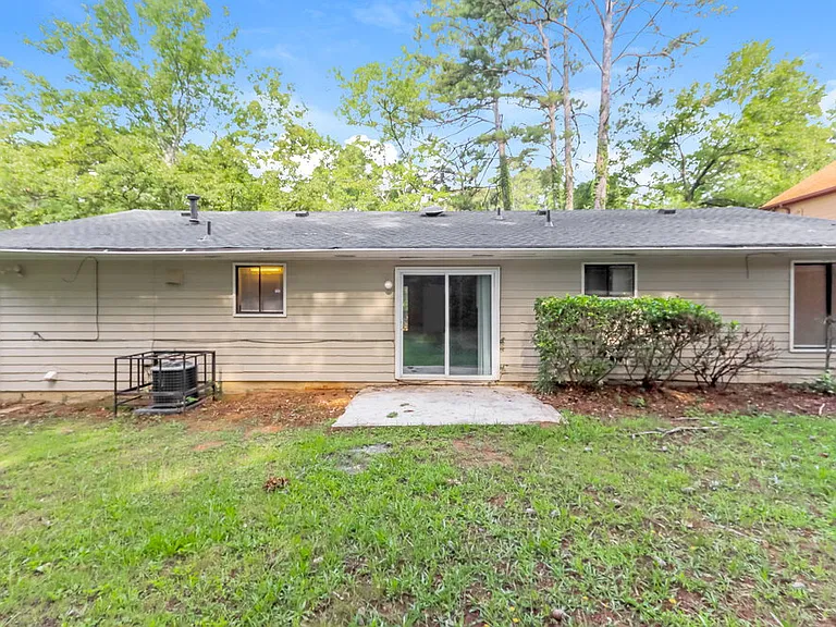 8912 Saddlewood Dr — Photo 16