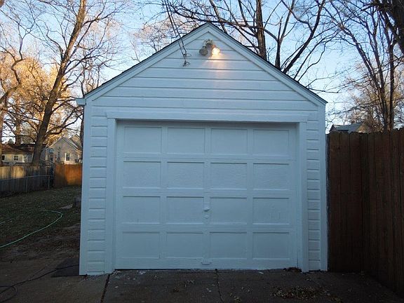 4th image of 4522 Blondo St