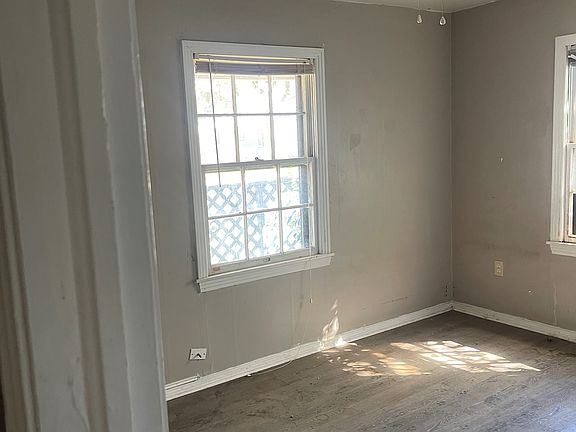 5th image of 2511 N Muskingum Ave