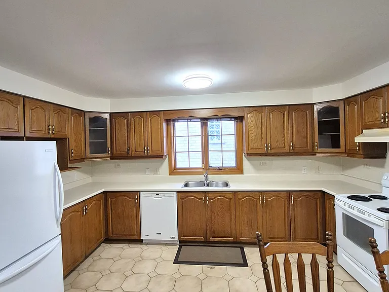 256 Cocksfield Ave #4 — Photo 7