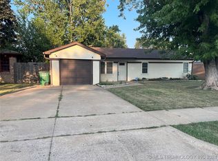 701 N Carlsbad St, Owasso, OK 74055