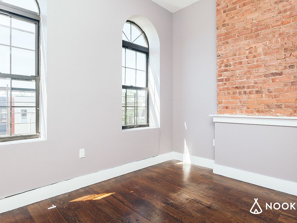 1st image of 1426 Putnam Ave #3L
