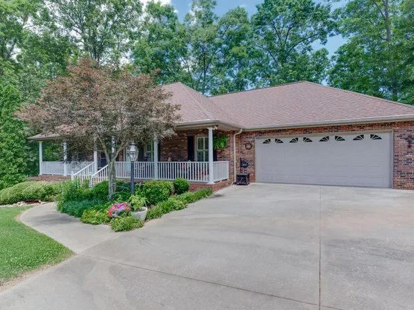 310 Wellington Dr, Lincolnton, NC 28092