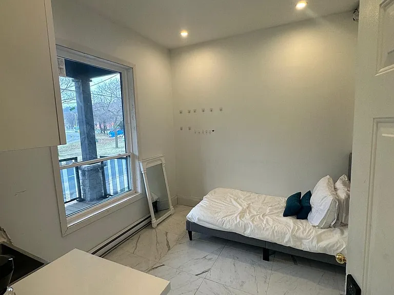 66 Wellington St S #100 — Photo 5