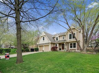 15740 W Beckett Ln, Olathe, KS 66062