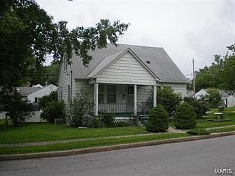 2nd image of 1208 N Maple St