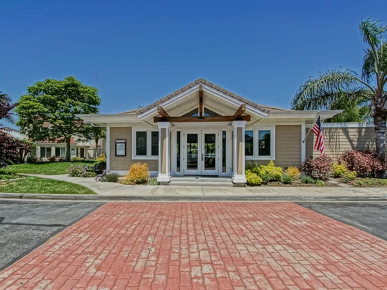 7148 Island Village Dr — Photo 46