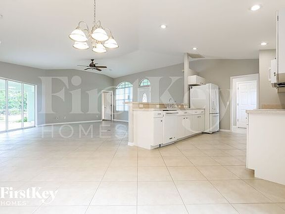4th image of 110 Sidney Ct