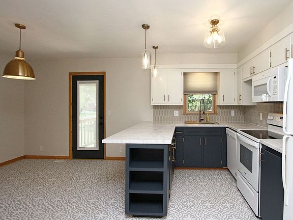 4th image of 706 N 58th St