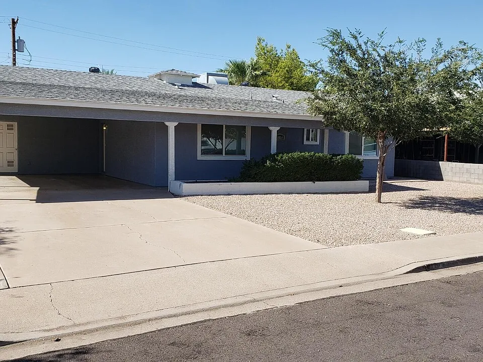 1654 N Queensbury