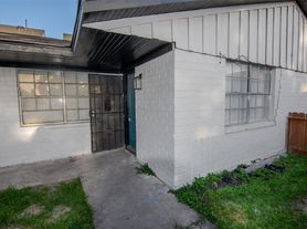 1661 Northwood St, Houston, TX