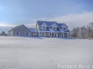 1130 E Woodlawn Ave, Hastings, MI