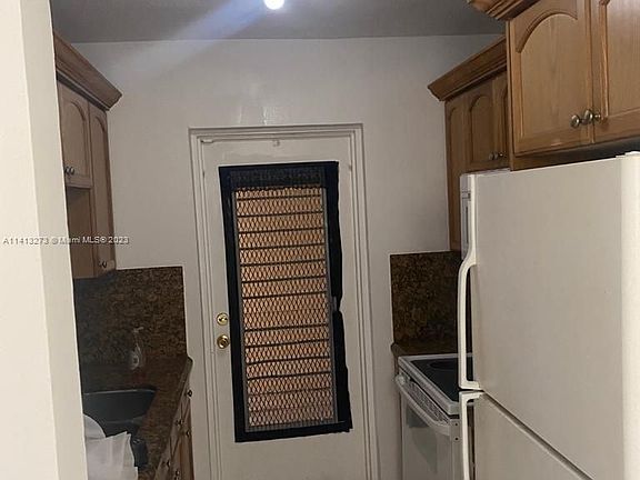 4th image of 8704 NW 35th St APT 208