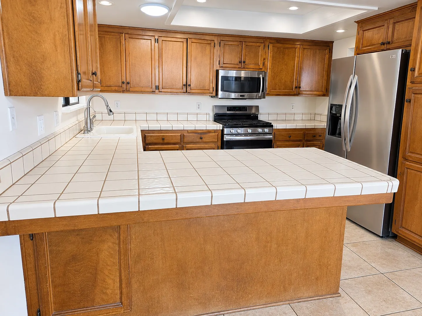 3 bed, 2159 sqft, $4,375 — Photo 4