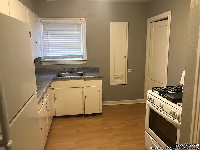 1 bed, 1.0 bath, 850 sqft, $895 — Photo 3