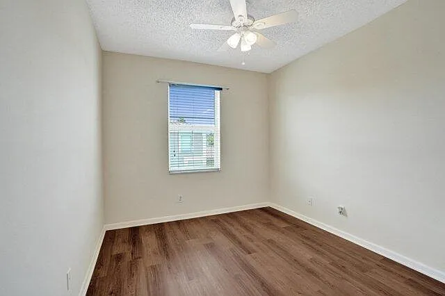 10581 NW 57th Ct — Photo 16
