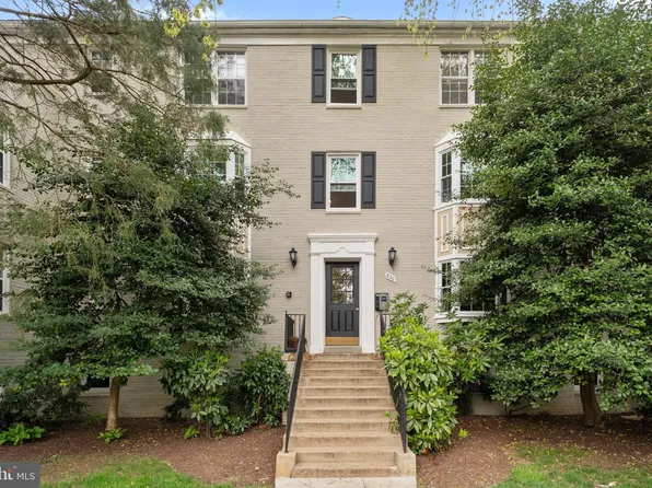 820 S Arlington Mill Dr #3-201, Arlington, VA 22204