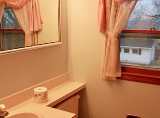 674 North Ave, Burlington, VT 05408