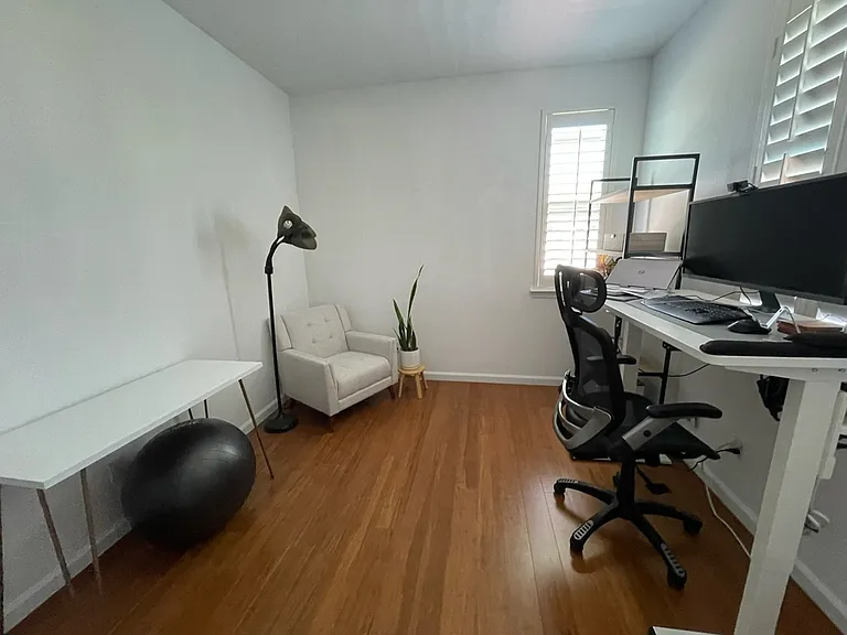 832 Hawkins Dr — Photo 8
