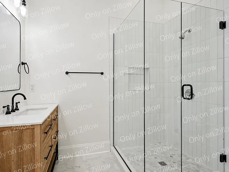 2254 N Prieur St — Photo 10