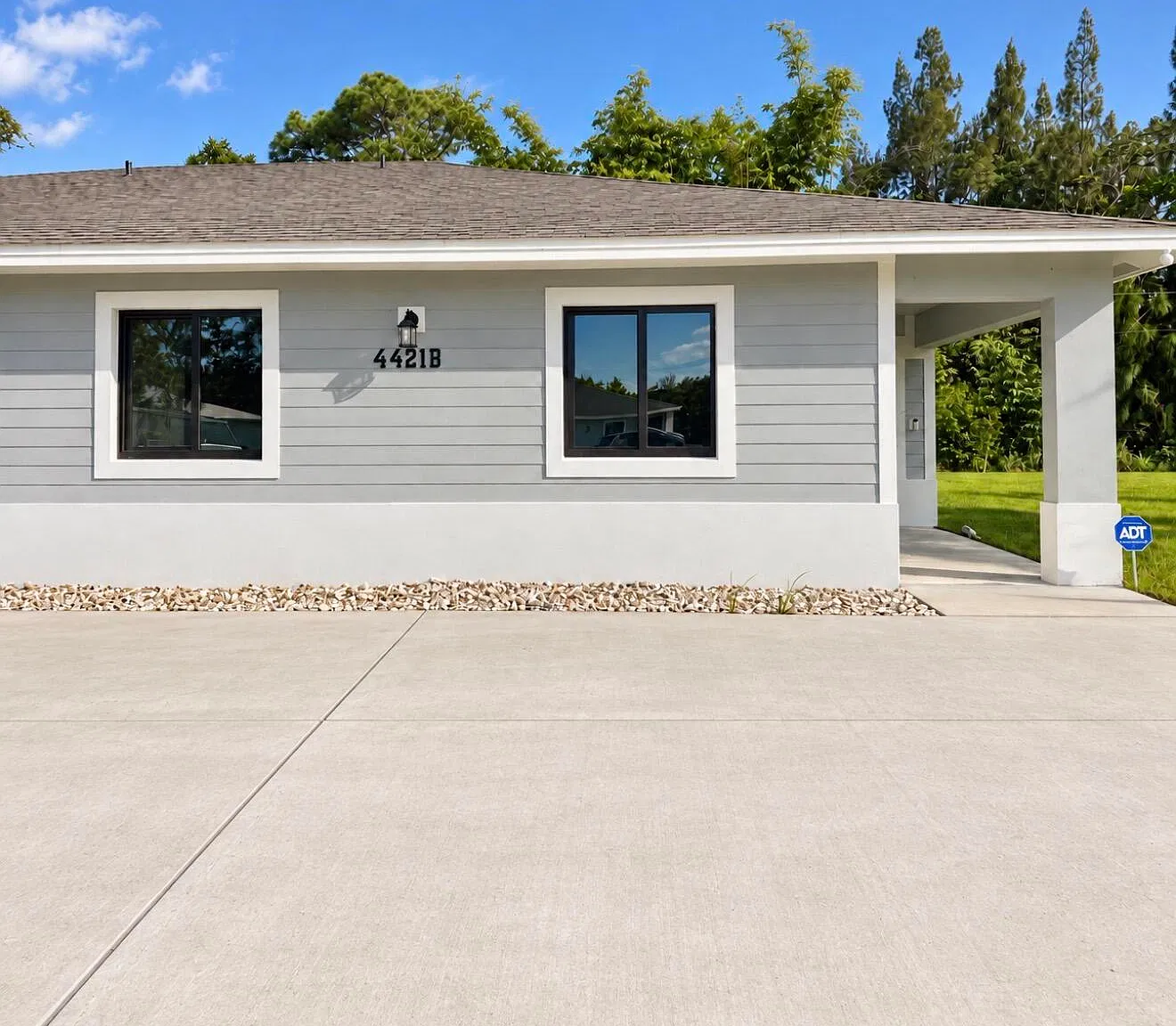 3 bed, 2.0 bath, 1200 sqft, $2,100 — Photo 1