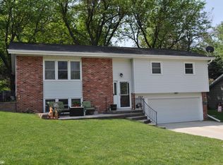 235 Ridgewood Dr, Carroll, IA 51401