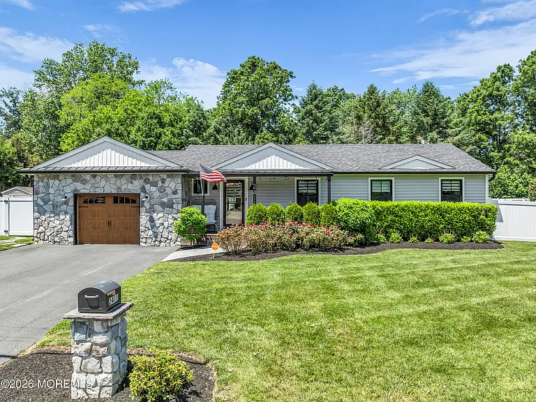 2411 Fairview Dr — Photo 34