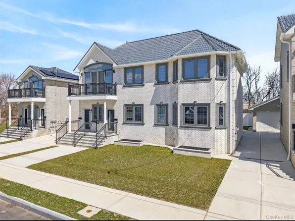 150-21 Hawtree St #1, Ozone Park, NY 11417