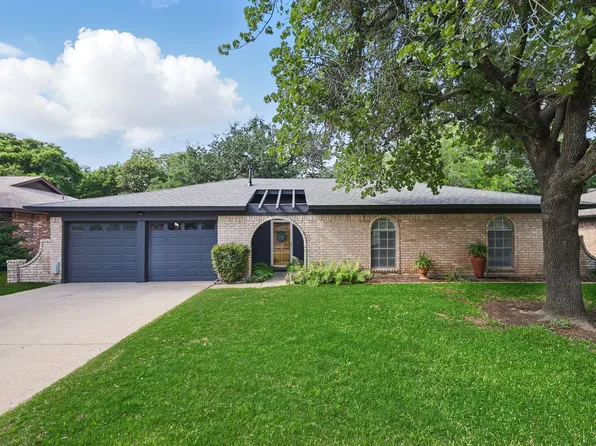 7721 Briarcliff Ct, Fort Worth, TX 76182