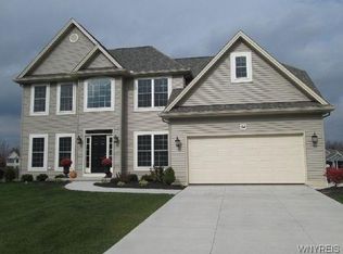 54 Chestnut Cor, Lancaster, NY 14086