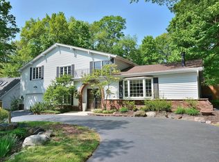 W222N2853 Timberwood Ct, Waukesha, WI 53186
