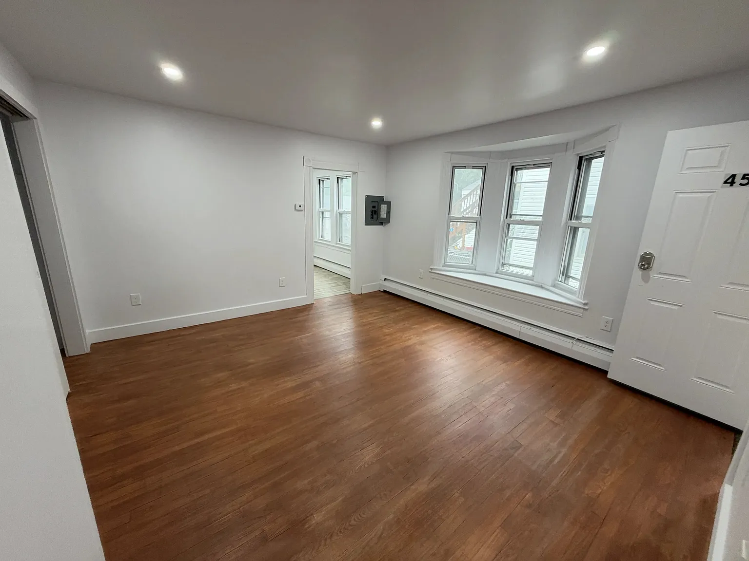47 Railroad Avenue - 1 Fl — Photo 2