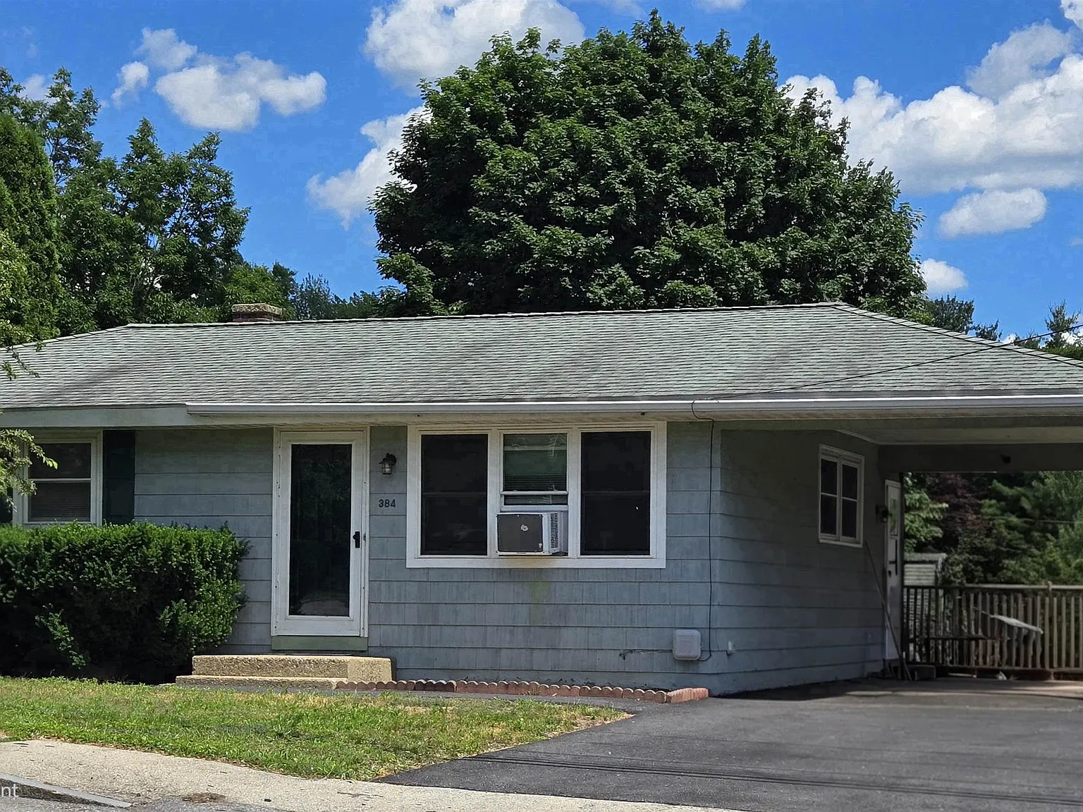3 bed, 1.0 bath, 884 sqft, $2,900 — Photo 1