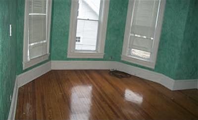 2nd image of 516 Pleasant St