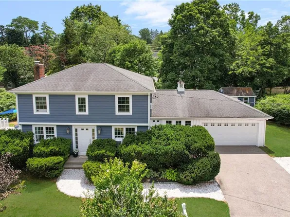 9 Foster St, Barrington, RI 02806