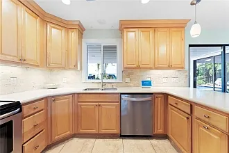 5610 Creekwood Dr — Photo 12